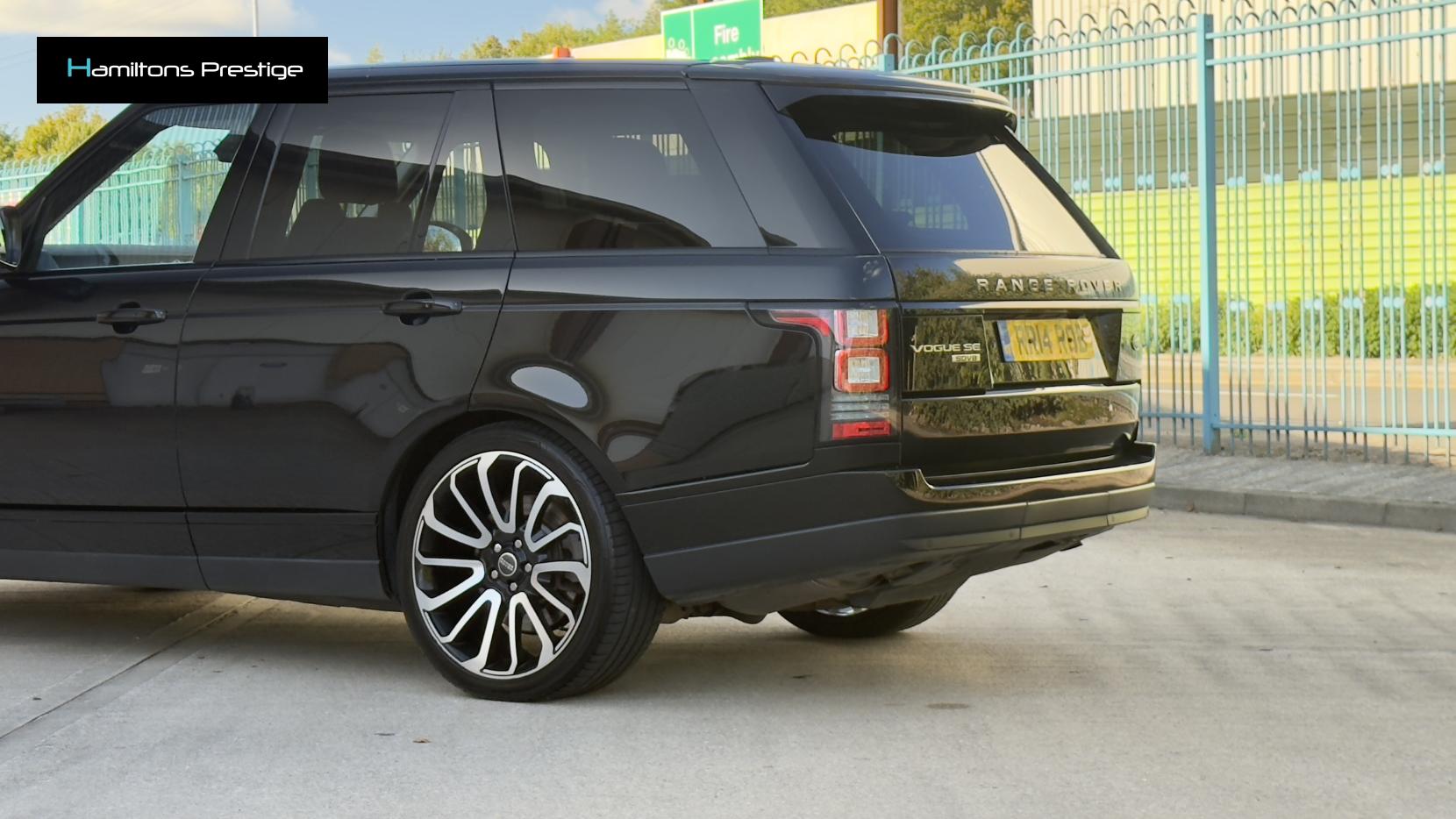 Land Rover Range Rover 4.4 SD V8 Vogue SE SUV 5dr Diesel Auto 4WD Euro 5 (339 ps)