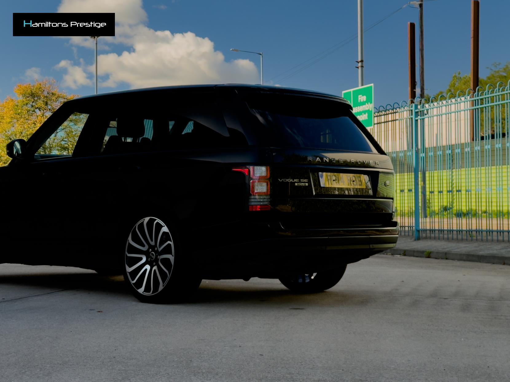 Land Rover Range Rover 4.4 SD V8 Vogue SE SUV 5dr Diesel Auto 4WD Euro 5 (339 ps)