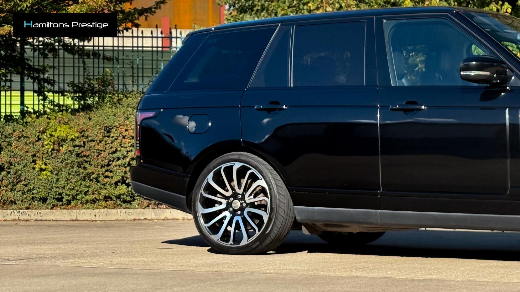 Land Rover Range Rover 4.4 SD V8 Vogue SE SUV 5dr Diesel Auto 4WD Euro 5 (339 ps)